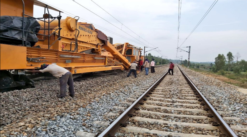 Ashoka Buildcon secures Rs 334 cr Guj rail gauge conversion project.