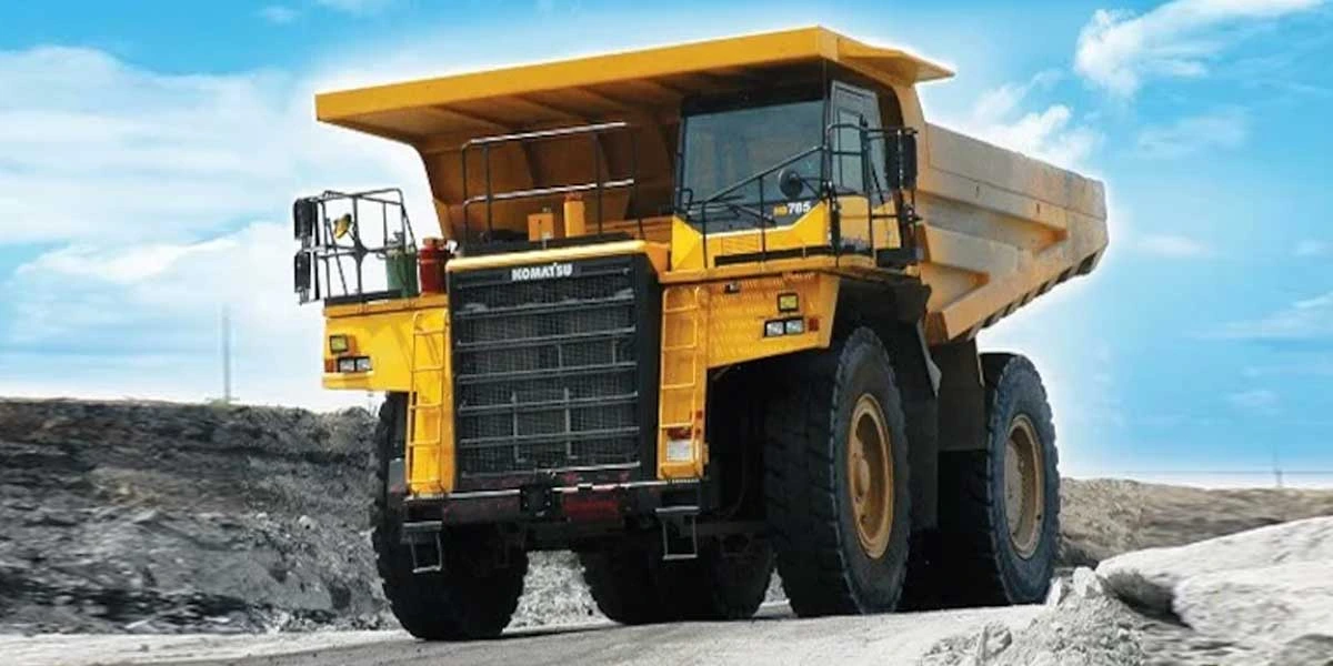 Komatsu bags large mining equipment order in India