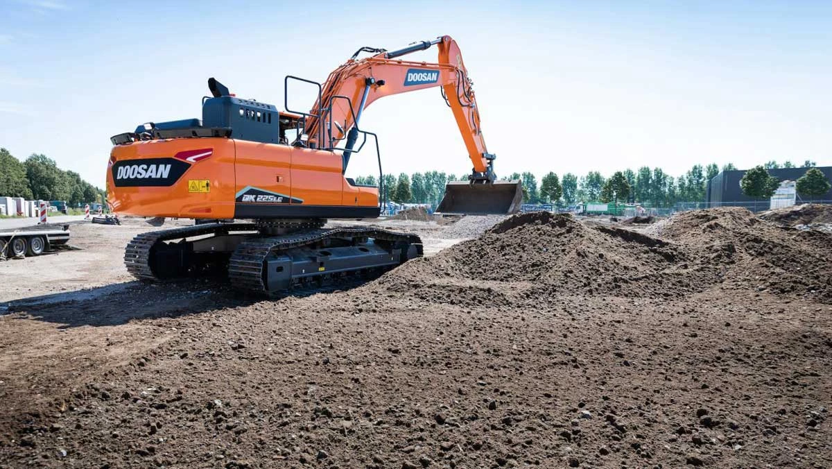 Doosans first smart excavator – DX225LC-7X